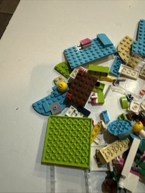 LEGO FRIENDS: Heartlake Surf Shop (41315) - complete set