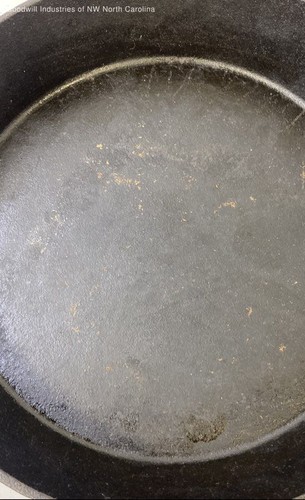 Emeril Lagasse Cast Iron Skillet 12” Double Pour Spout Frying Pan Cookware' - Picture 6 of 6
