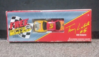 #5 Kellogg's Honey Nut Crunch Corn Flakes 1996 Champion 3'' 1:64 scale vehicle