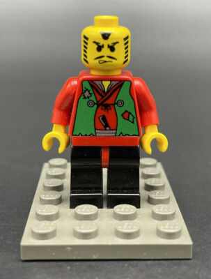 LEGO Vintage Minifigure Ninja Knight Robber Green cas053 1998-1999