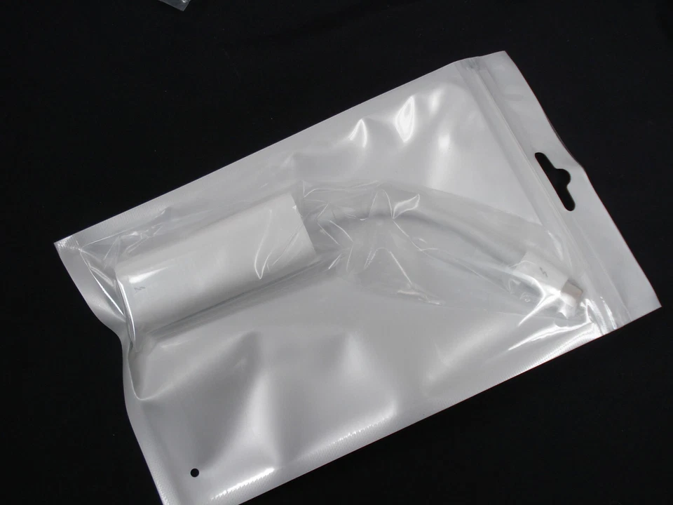 NEW Apple MMEL2AM/A Thunderbolt 3 USB-C to Thunderbolt 2 Adapter A1790 - Image 2 of 4