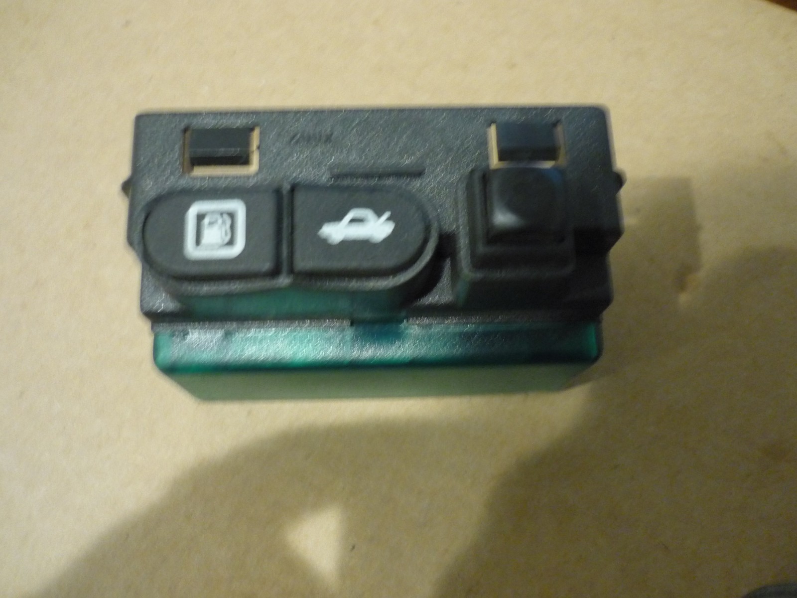 Maserati 4200 - Dash Glove Compartment Light & Control Switches - P/N 716338000