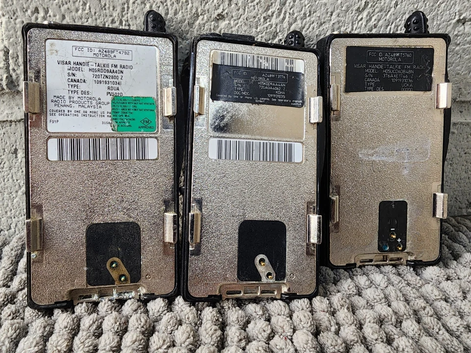 LOT OF 3 Motorola Visar Handie-Talkie FM Radio 16 Channel VHF H05KDD9AA4DN - Image 4 of 4