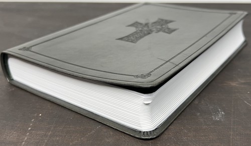 ESV Large Print Value Thinline Bible (TruTone, Olive, Celtic Cross Design) - Picture 2 of 6