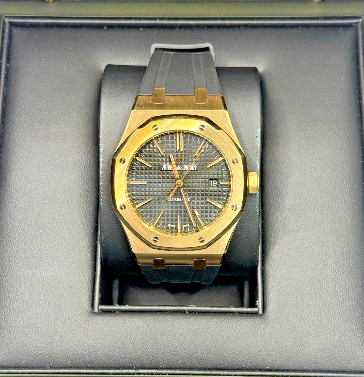 Audemars Piguet — AUDEMARS PIGUET, (Ref. 15400 OR) Rose Gold, Black Rubber Strap, Black Dial, 2013