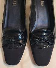 MEZZO By Vaneli Womens Shoes Size 6.5N Navy Blue Suede With Bow 