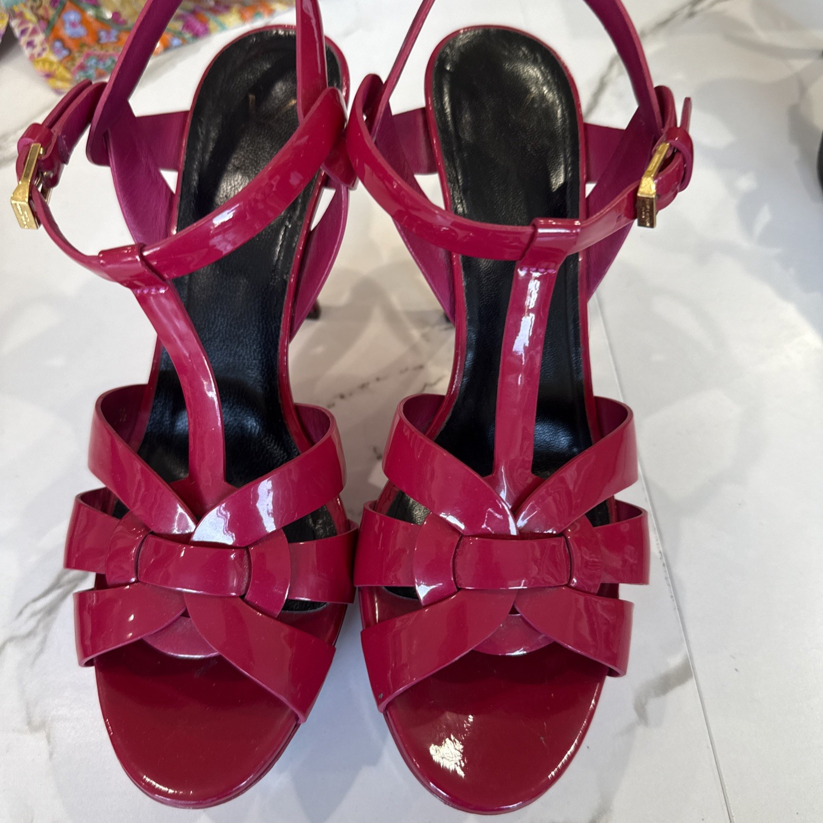 Saint Laurent Tribute Platform