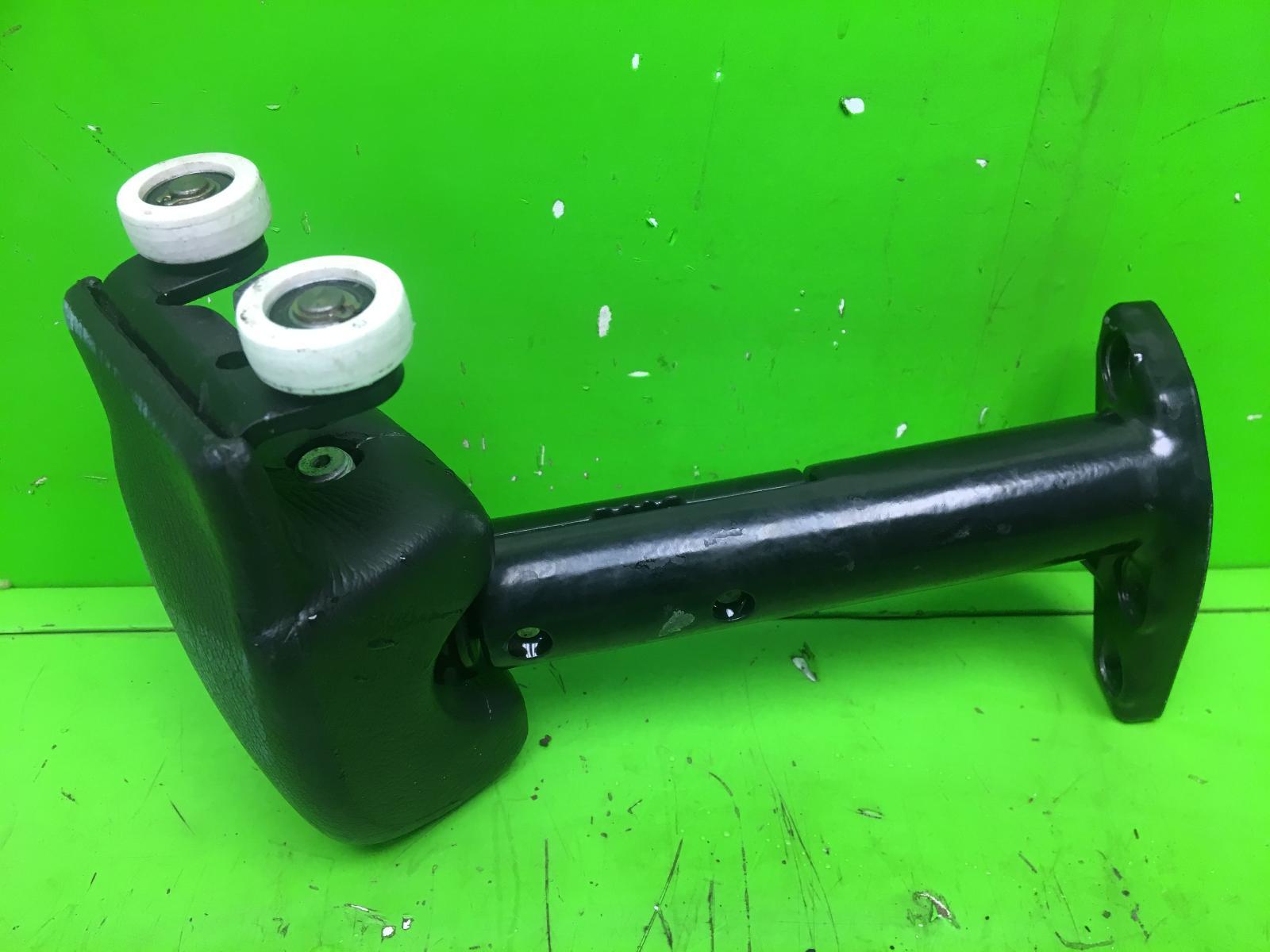 MERCEDES Vario 612 Sliding Door Roller Bracket Top Left 