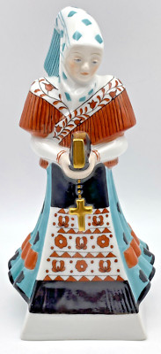 HEREND Pottery Hungary ~  5.5'' PEASANT WEDDING Party NUN