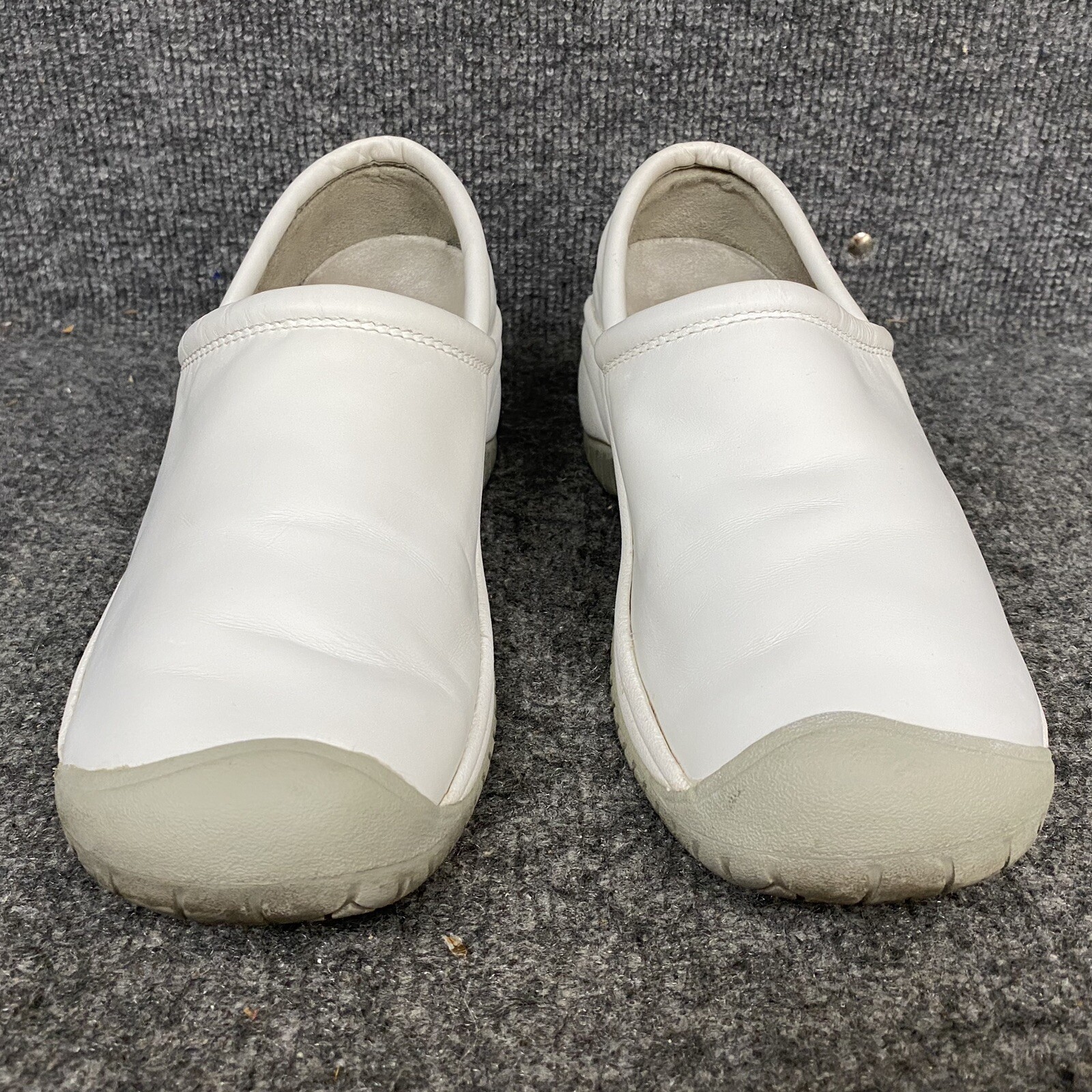 Keen Cush Slip Resistant White Leather Nursing Clogs Womens Shoes Size