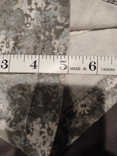 Maurices Shorts Women's Size Gray Green Denim Camo Floral Low Rise Pockets - Picture 7 of 8