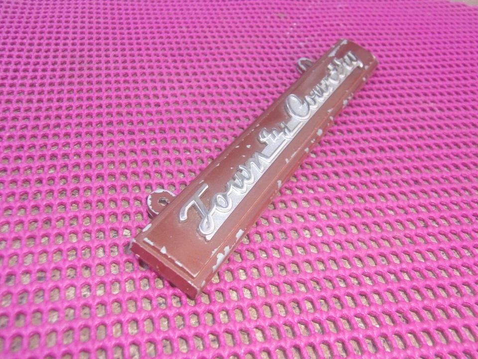 Chrysler Town and Country 1942 1946 1947 1948 nuevo MoPar tablero emblema placa de identificación Foto 2 de 4