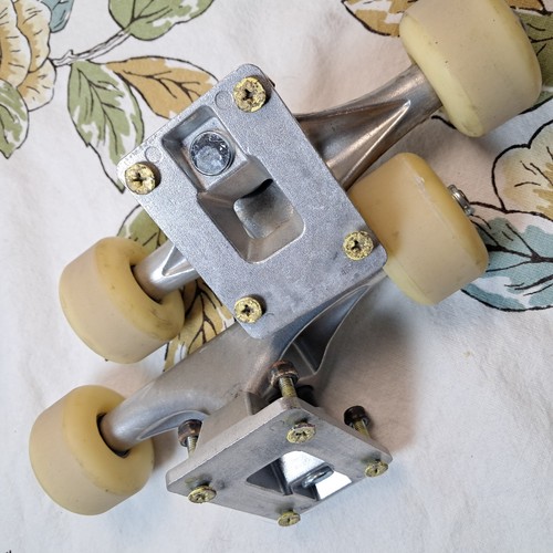 CCS Skateboard Trucks Set with Wheels and Hardware - Picture 14 of 14