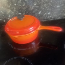 LE CRUSET VOLCANIC ORANGE TWIN SPOUT POT 20 CM WIDE 1.3 LT METAL HANDLE