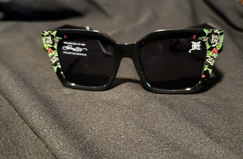 Ed Hardy Sunglasses Rose With Thorn - Pink with Case and Box  display picture 2