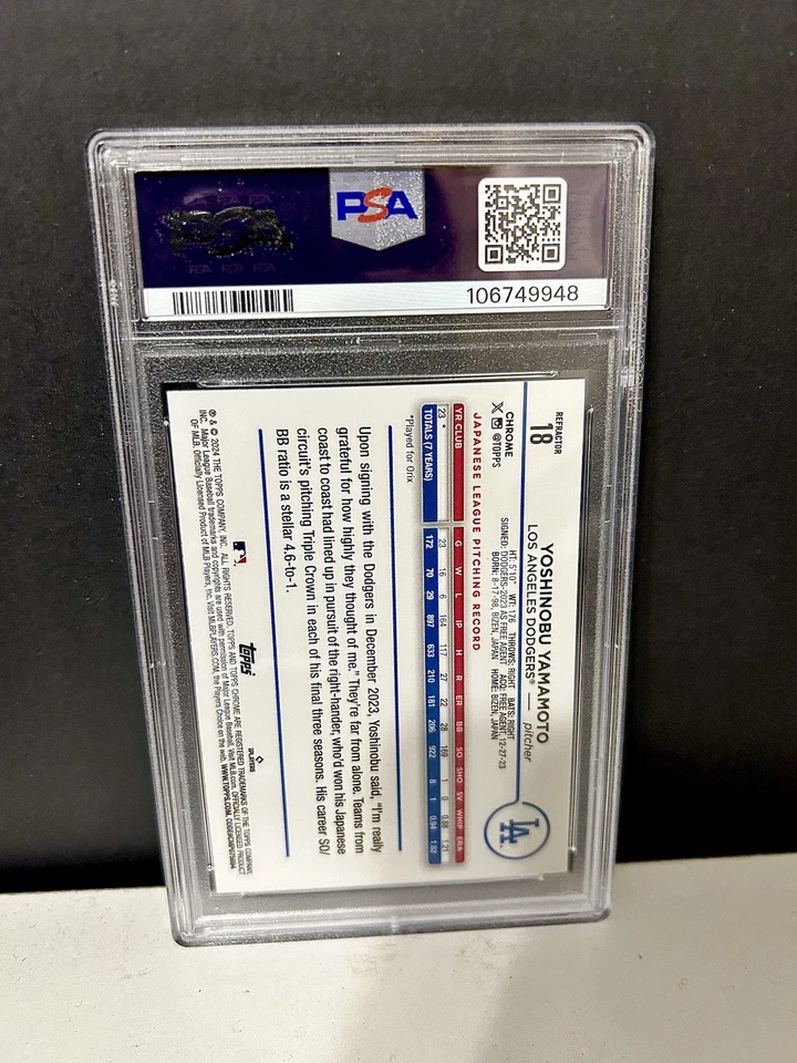 2024 Topps cromo - Yoshinobu Yamamoto #18 refractor (RC) PSA 8 Foto 3 de 3