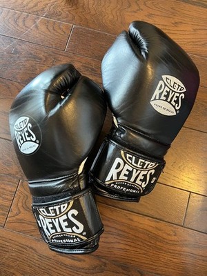 Cleto Reyes Boxing Gloves 16 oz Leather Sparring Training Hand