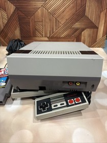 Nintendo NES Console 2 OEM Controllers With Super Mario Bros. And Duck Hunt