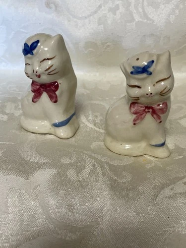 VTG Puss N Boots Salt Pepper Shakers Vintage Shawnee Pottery 40's 50's Kitchen