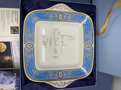 Sara Ferguson Signed Wedgwood Square Plate Duchess Of York VHS