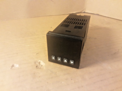 RED LION CONTROL P48 SERIE PROZESSTEMPERATURREGLER P4800001