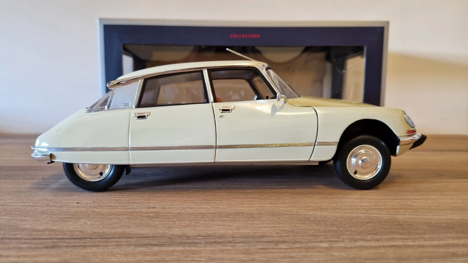 Norev Citroen DS23 Pallas Crema Scala 1/18 Colore Raro - Immagine 3 di 4