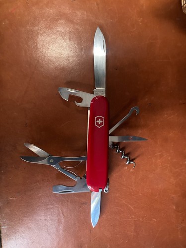 Victorinox Huntsman Swiss Army Knife - 15 Functions - Classic Red - New in Box