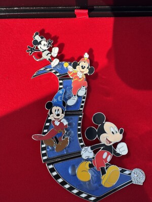 Disney - Miyuckey 2025 Disney Mickey Mouse Thru The Years Box Set 25th
