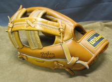 Wilson Baseball Field Master A2606 LEFT Hand Throw Size 9.5 Right Hand Catch