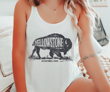 YELLOWSTONE NATIONAL PARK | WOMENS YELLOWSTON...