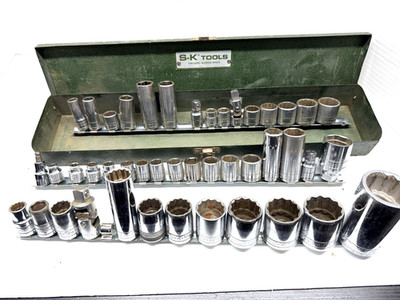 Large Lot Of 46 SK Tools Sockets  3/8'' & 1/2'' Drive Sockets- Case & Ratchet