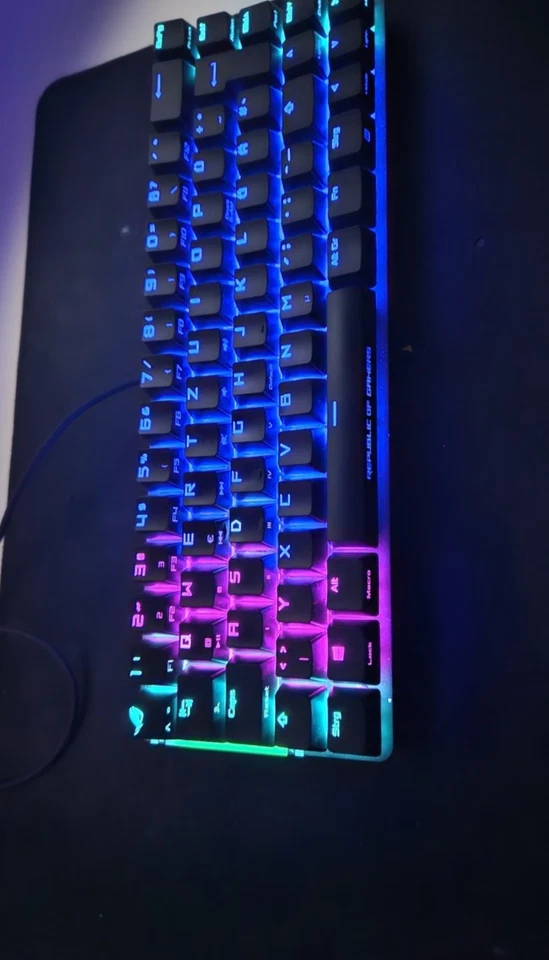 ASUS ROG Falchion Mechanische Gaming Tastatur 65% Wireless - Bild 2 von 3