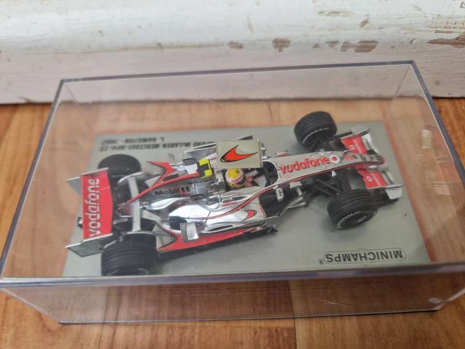 MINICHAMPS 1/43 Vodafone Mclaren Mercedes MP4/22 Lewis Hamilton 2007 F1 Auto - Bild 3 von 3