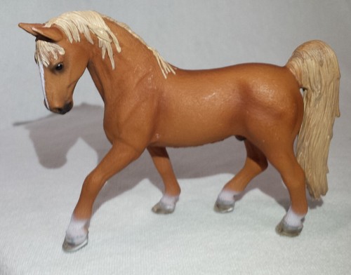 Schleich Light Brown Stud Horse Animal Figurine Plastic 2007 Collectible
