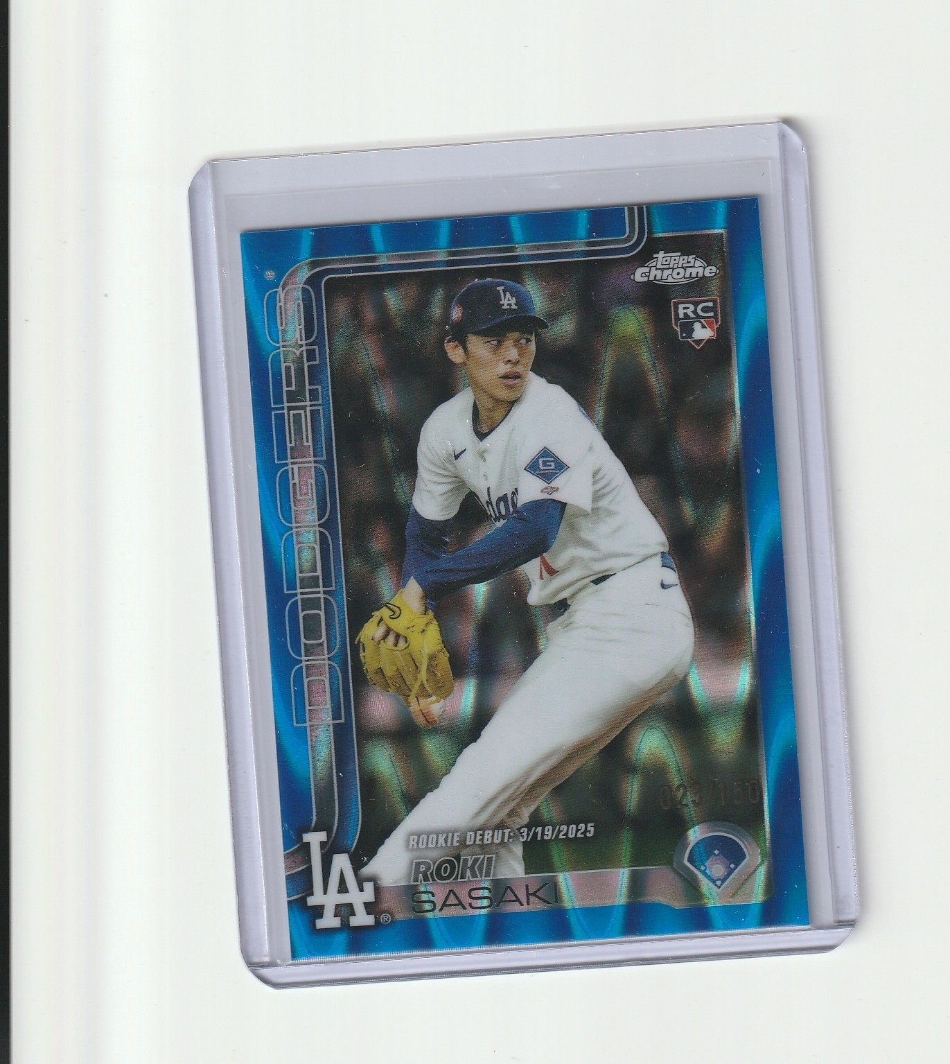 2025 Topps Chrome Update Roki Sasaki Blue RayWave Refractor Card #023/150 USC73