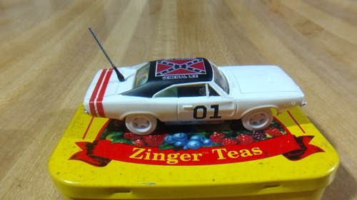 Dukes Of Hazzard General Lee Thunderjet 500 Custom '69 Dodge Charger, 1:64, Neu! - Bild 7 von 15