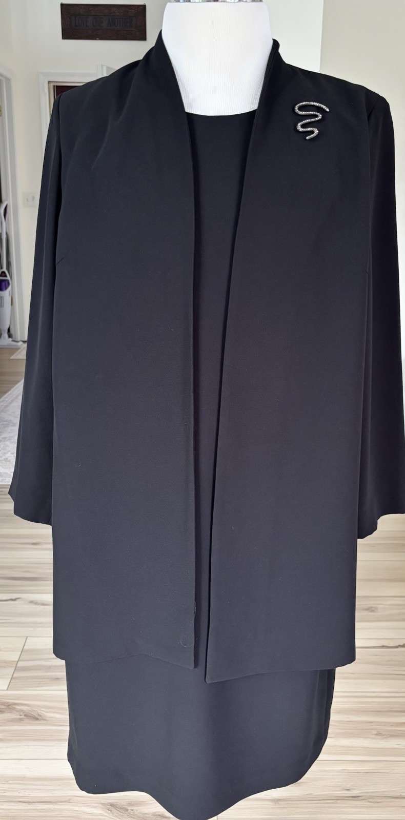 Classic Black Jones New York Dress With Decorative Brooch Size 14