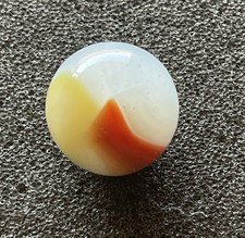VINTAGE VITRO AGATE CONQUEROR MARBLE - 5/8 BISCUITS GRAVY..TM1442