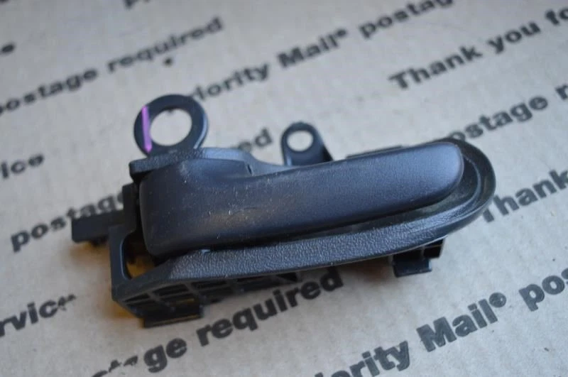 Manija de puerta trasera izquierda del lado del conductor Scion XB 2004 2005 2006 Foto 2 de 4