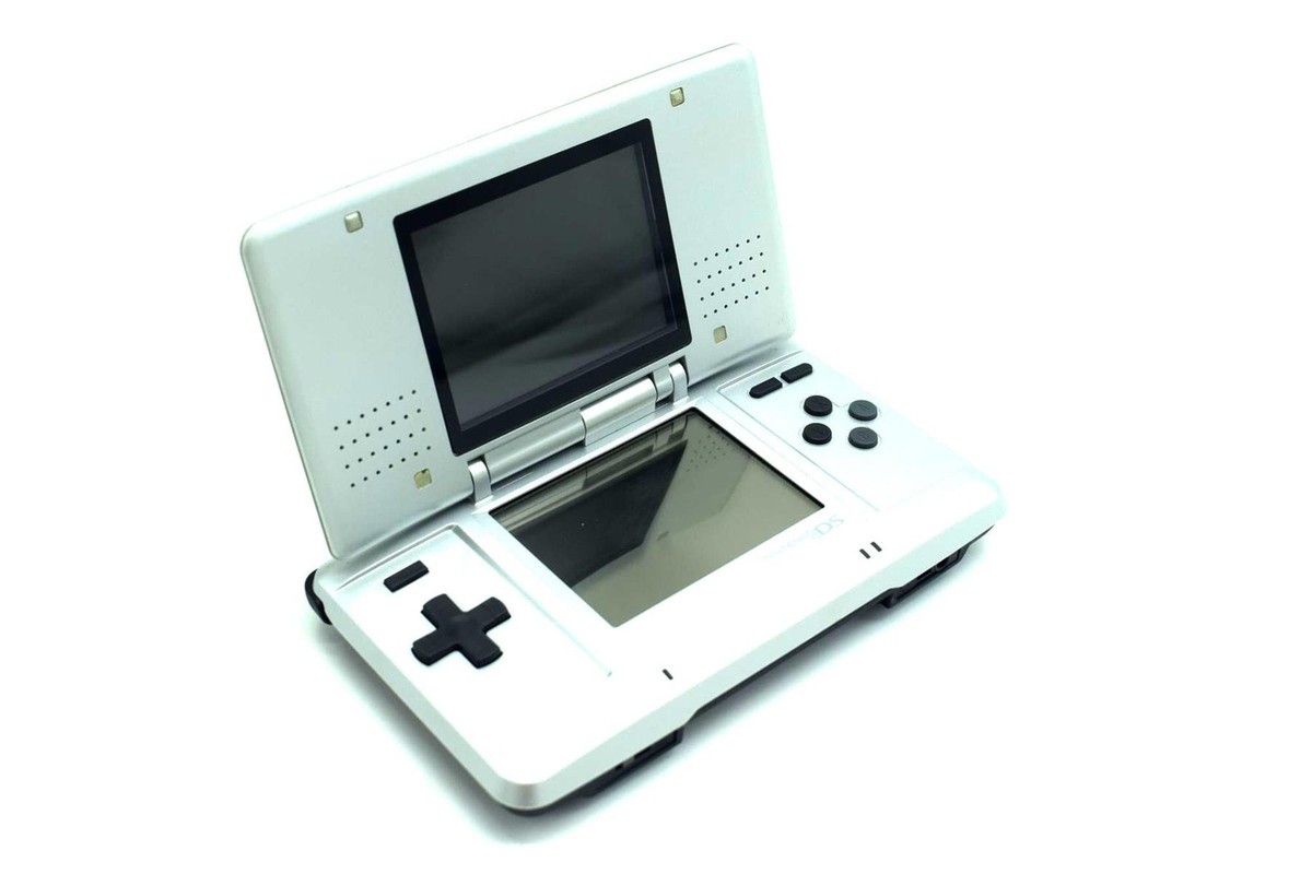 Nintendo DS Original Large Hand Held Console Phat Includes