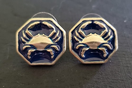 2 Fornash enamel bangle bracelets and 1 pair of crab earrings. Blue/Black/White - Picture 19 of 20