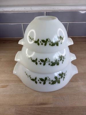 Vintage JAJ Pyrex Aschenputtel grün Weißdorn Efeu verschachtelt Stapelschalen 3er Set