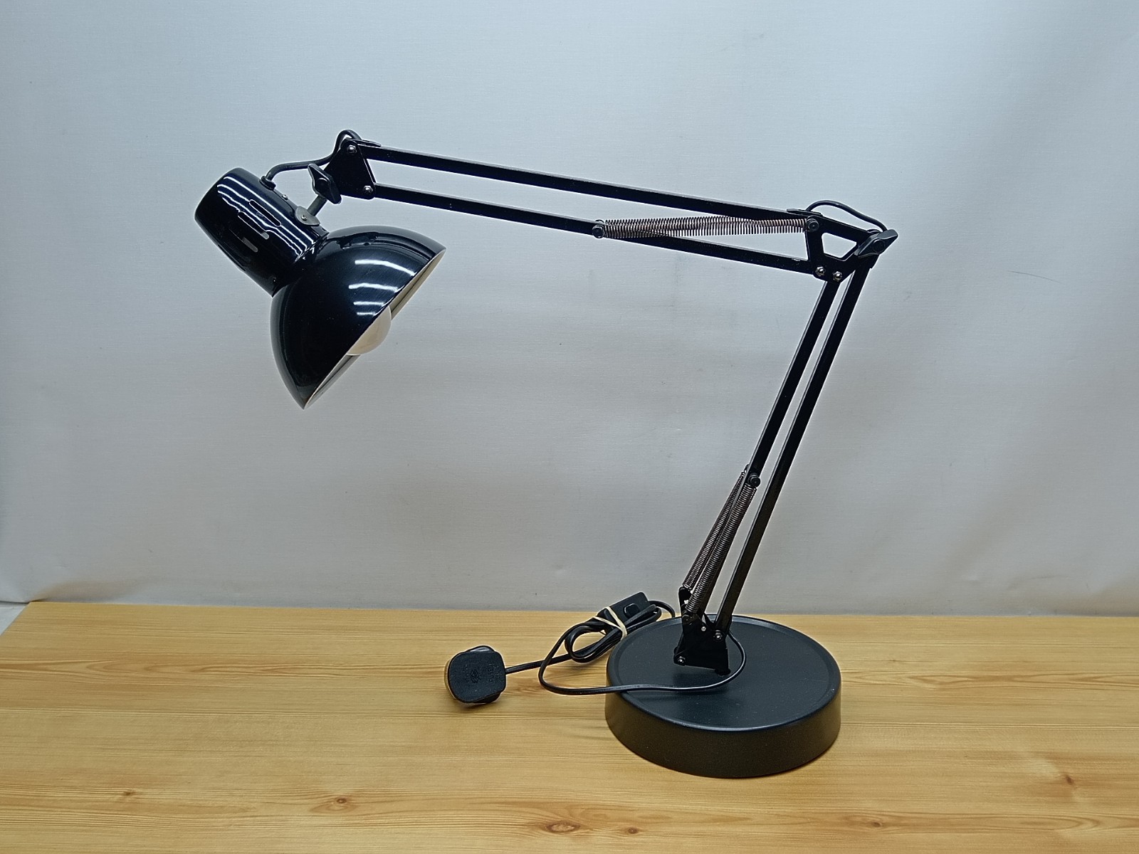 Lloytron L955 Swing Arm Anglepoise Desk Lamp In Black 70cm - Industrial / Model