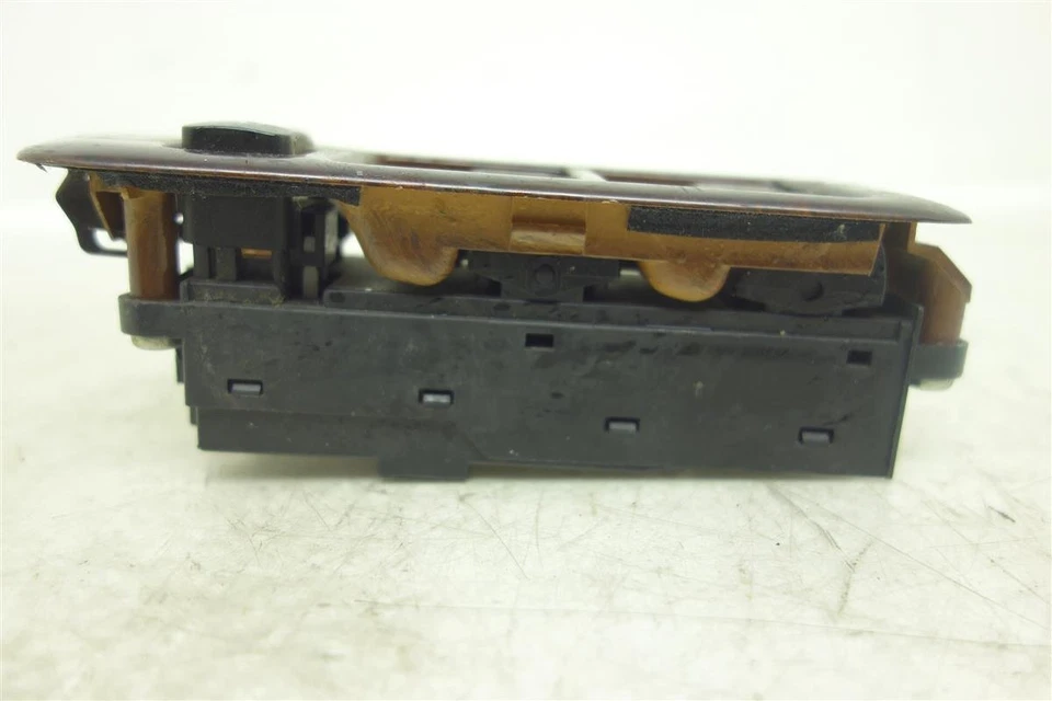 Interruptor de control de ventana de conductor maestro Infiniti I30 1998-1999 sedán 4 puertas 25401-0L700 Foto 4 de 4