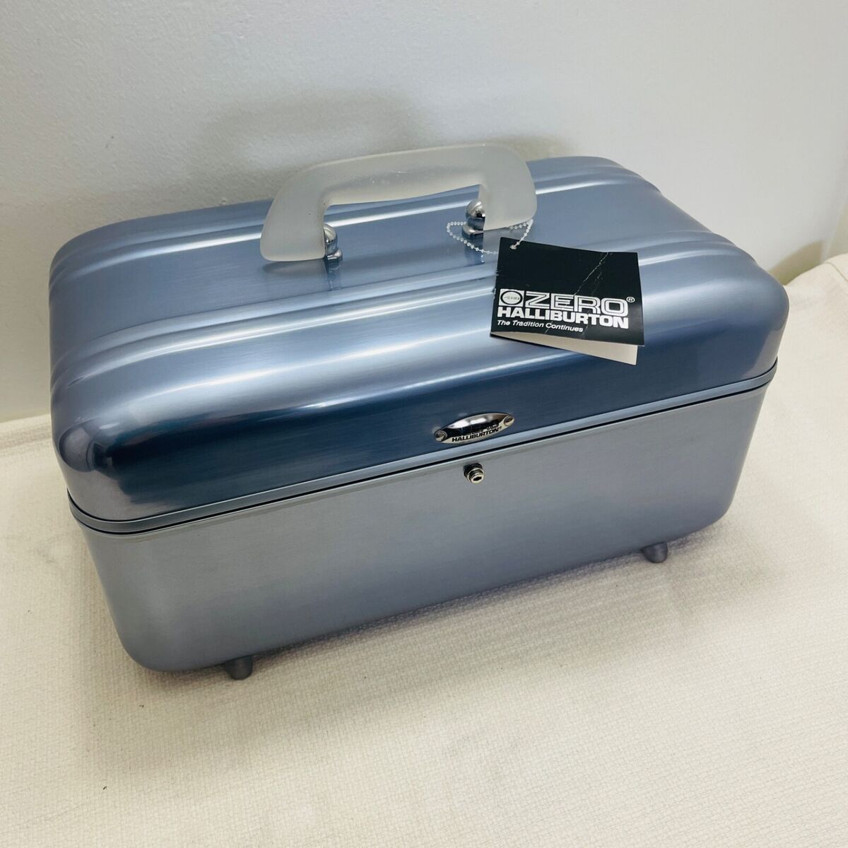 NEW Old Stock Zero Halliburton Aluminum Cosmetic / Vanity NEW Old Stock Zero Halliburton Aluminum Cosmetic / Vanity