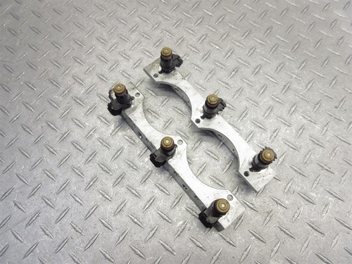 2004 01-05 Honda GL1800 Goldwing Fuel Gas Petrol Injector Injection Main Rail - Picture 4 of 8