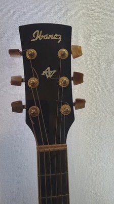 Ibanez Artwood AW400 Acoustic Guitar With Hardshell Case.