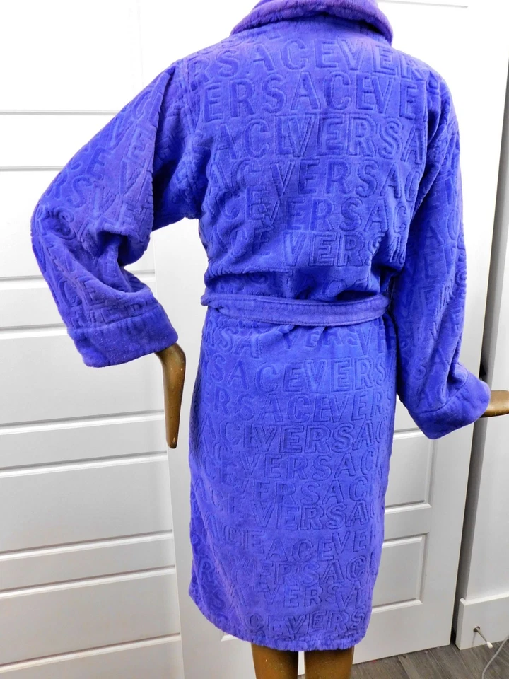 Albornoz Versace púrpura bordado con cinturón Italia talla M Foto 3 de 4