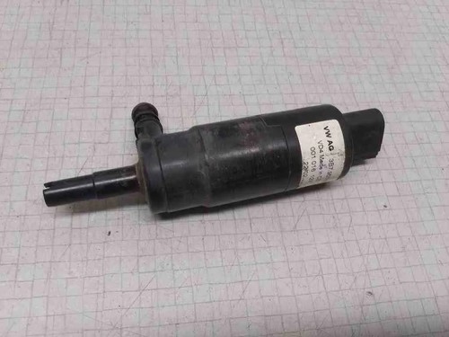 AUDI A4 8D2, B5 Scheinwerferwaschmotor 3B7955681 2.50 Diesel 2001 32538442