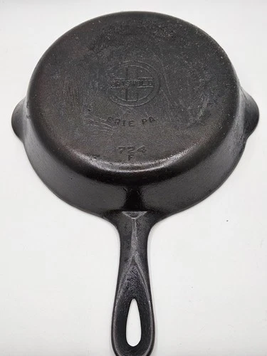 Vtg Griswold Erie PA Small Block Logo #5 Cast Iron 724 F Double Spout Skillet